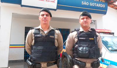 Na foto acima, Capitão Vanderlei ao lado de Tenente Andrade